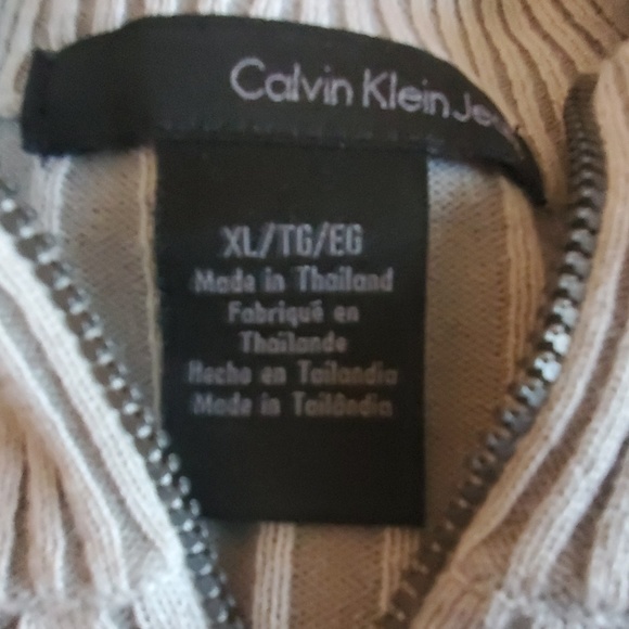 Calvin Klein Sweater - Picture 2 of 6